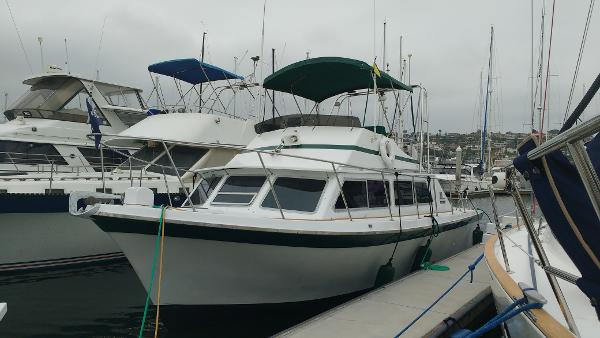 1974 Luhrs 32