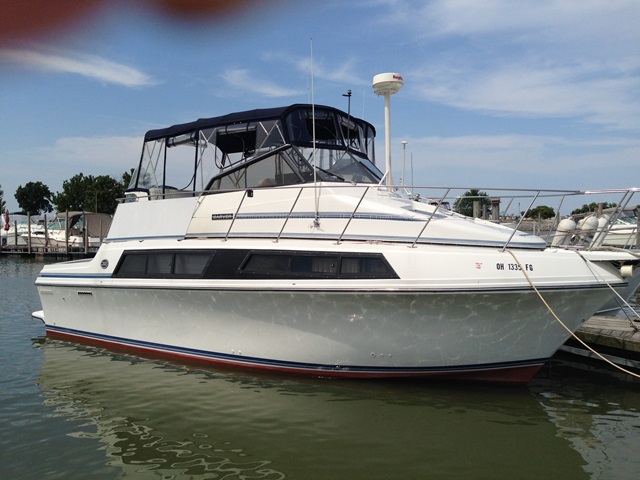 1989 Carver 32MARINER