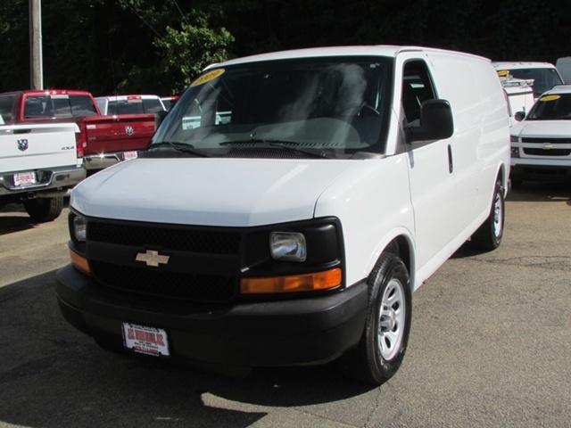 2009 Chevrolet Express 1500  Cargo Van
