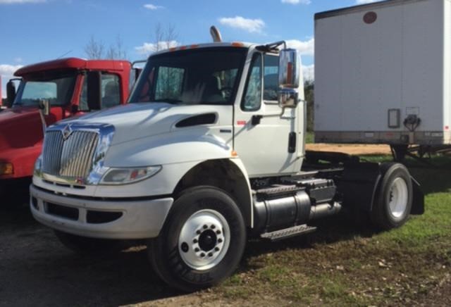 2011 International 4400  Conventional - Day Cab