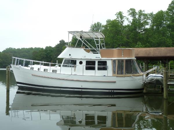 1984 Willard 40 Flybridge Trawler