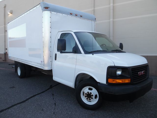 2008 Gmc Savana Cutaway  Box Truck - Straight Truck