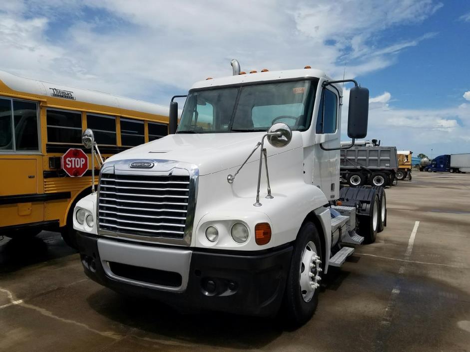 2008 Freightliner Century 112  Conventional - Day Cab