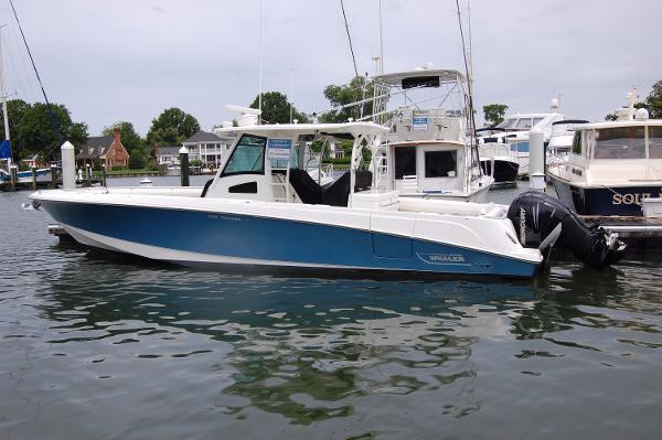 2010 Boston Whaler 370 Outrage, Loaded!