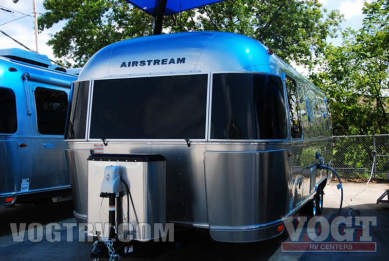 2017 Airstream Flying Cloud 25