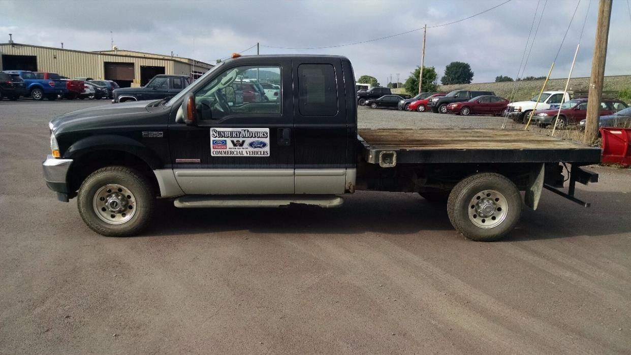 2003 Ford F350  Flatbed Truck