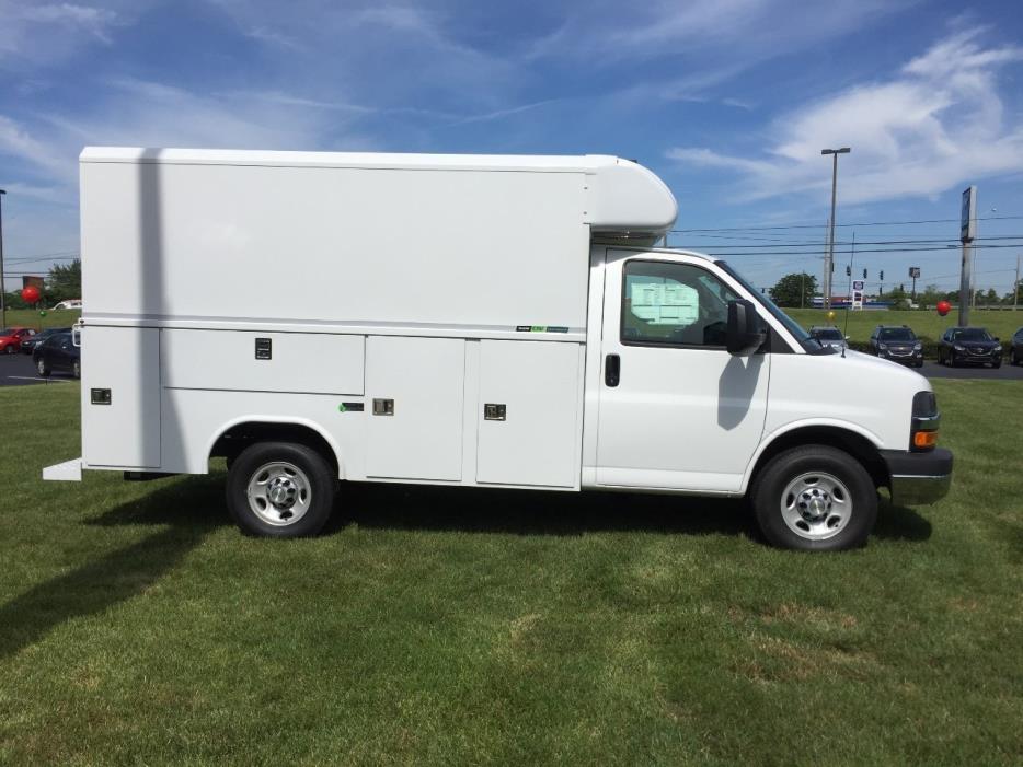 2016 Chevrolet Express  Cutaway-Cube Van