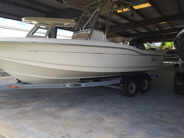2016 Scout Boats 210 XSF
