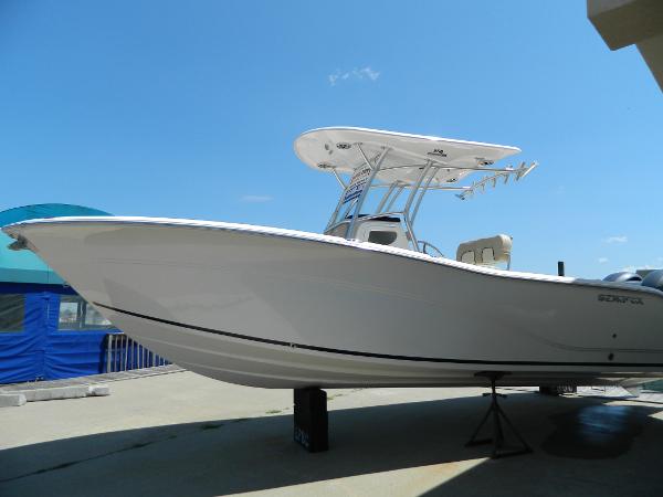 2016 Sea Fox 266 Commander