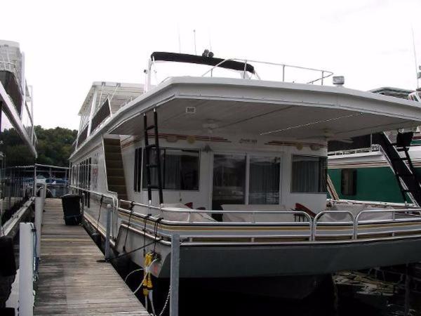 2005 Fantasy Houseboat 18 X 90