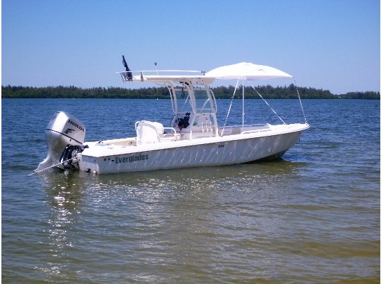 2006 Everglades Boats 243 cc