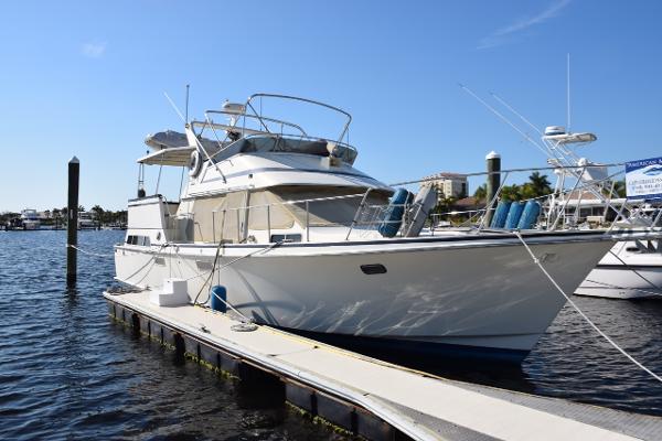 1990 Tollycraft 44 Cockpit Motor Yacht