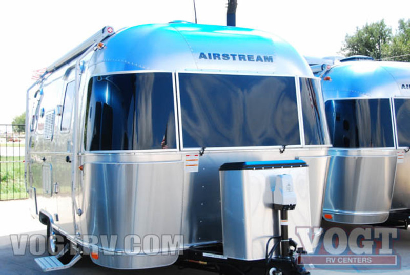 2017 Airstream Flying Cloud 19