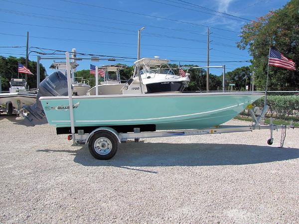 2017 Bulls Bay 1700 Bay Boat