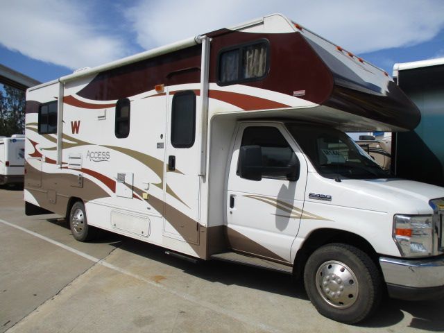 2011 Winnebago Access 26Q