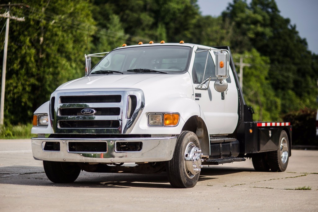 2009 Ford F650  Flatbed Truck