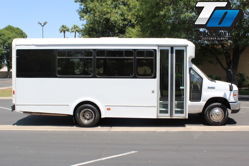 2012 Ford E-Series  Bus