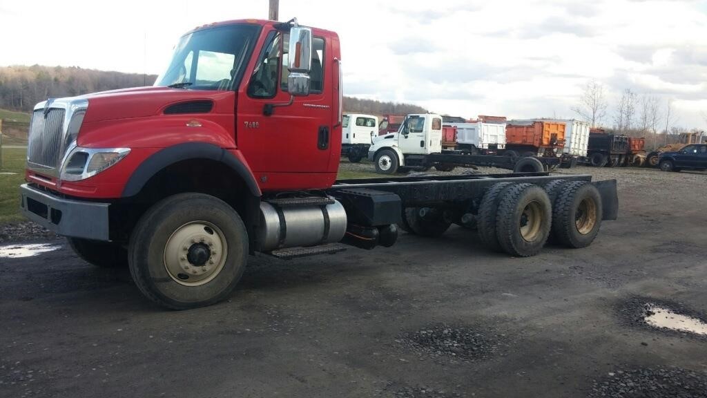 2004 International 7600  Cab Chassis