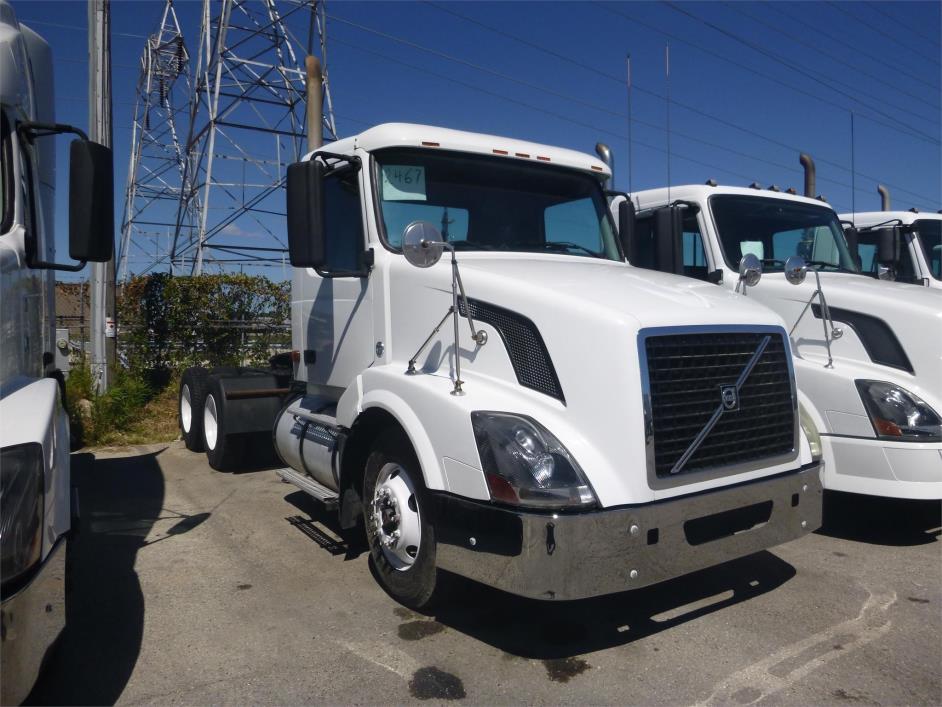 2007 Volvo Vnl  Conventional - Day Cab