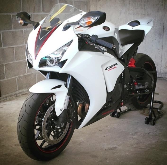 2015 Honda CBR300R