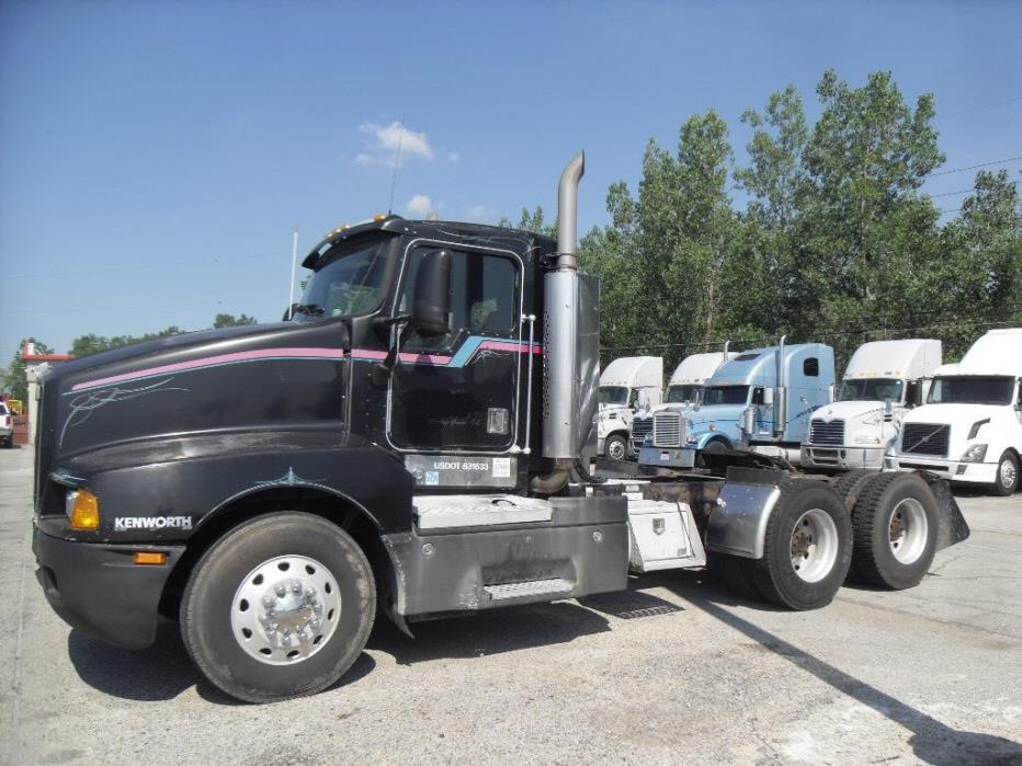 1999 Kenworth T600  Conventional - Day Cab