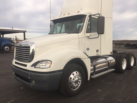 2008 Freightliner Columbia Cl12064st  Conventional - Day Cab