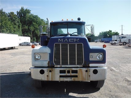 1987 Mack R685  Conventional - Day Cab