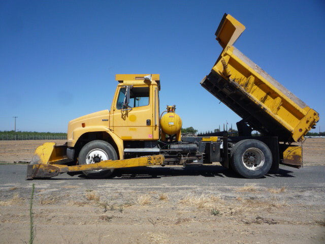 2002 Freightliner Fl70  Dump Truck