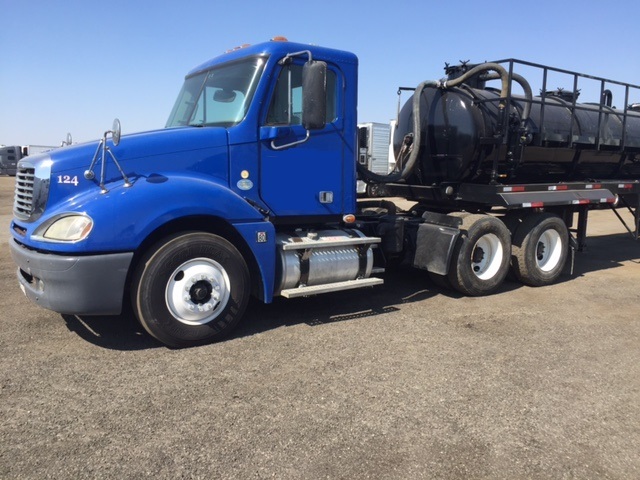 2009 Freightliner Columbia Cl12064st  Conventional - Day Cab