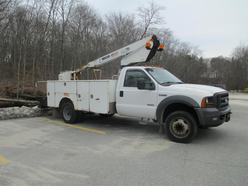 2005 Ford F450  Bucket Truck - Boom Truck