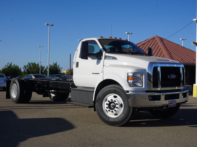 2016 Ford Super Duty F-65  Cab Chassis