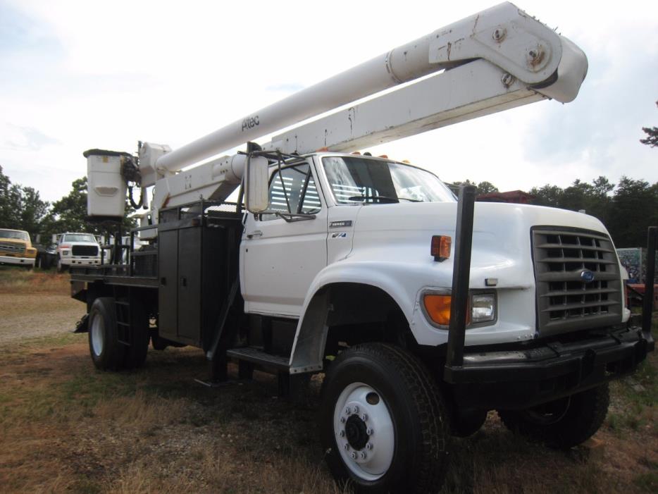 1995 Ford F800  Bucket Truck - Boom Truck