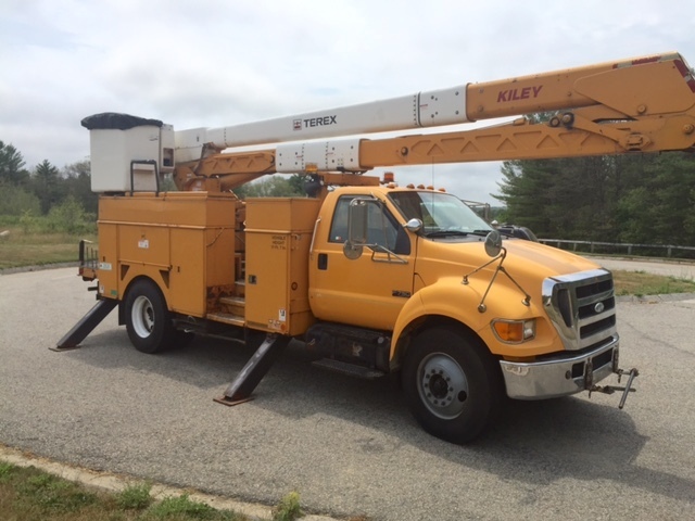 2007 Ford F750  Bucket Truck - Boom Truck