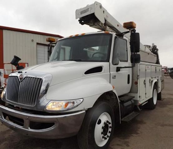 2004 International 4300  Bucket Truck - Boom Truck