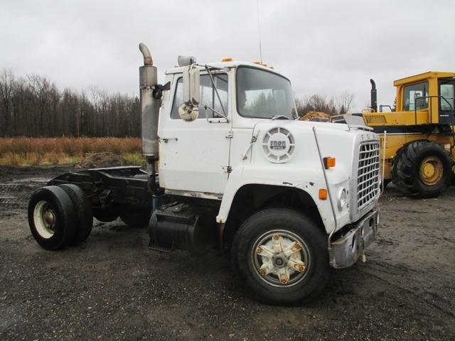 1982 Ford L9000  Conventional - Day Cab
