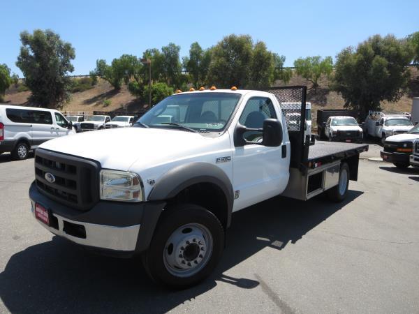 2005 Ford F450  Flatbed Truck