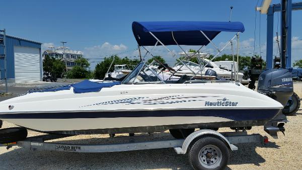 2011 NauticStar 205 Sc Sport Deck /DB