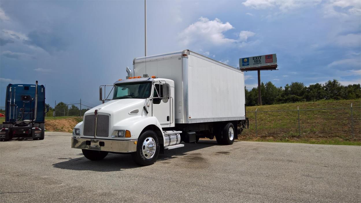 2008 Kenworth T300  Box Truck - Straight Truck