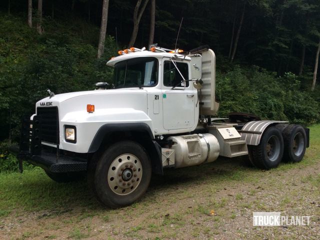 1998 Mack Rd688s  Conventional - Day Cab