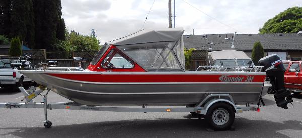 2007 Thunderjet Luxor Outboard