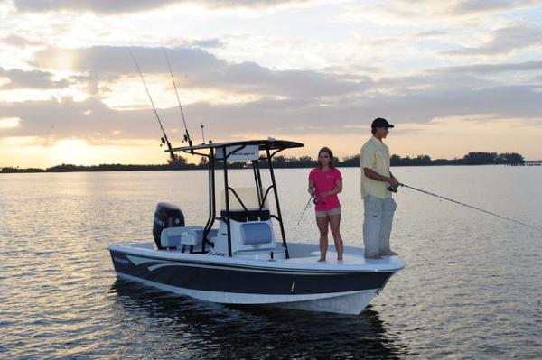 2017 Ranger 220 Bahia