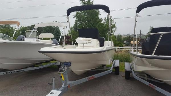 2016 Boston Whaler 170 Dauntless