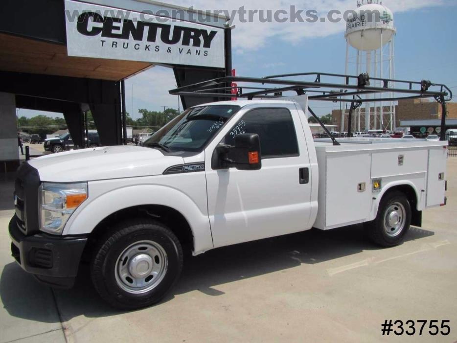 2012 Ford Super Duty F-350 Srw  Contractor Truck