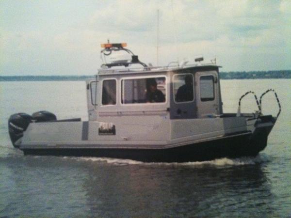2006 Aluminum Chamber Boats 28 DVR
