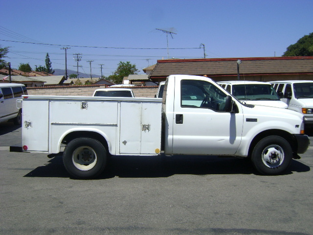 2004 Ford F350  Contractor Truck