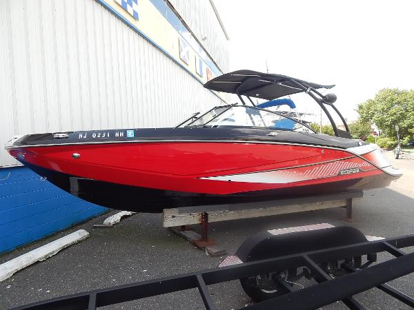 2015 Scarab 255 IMPULSE