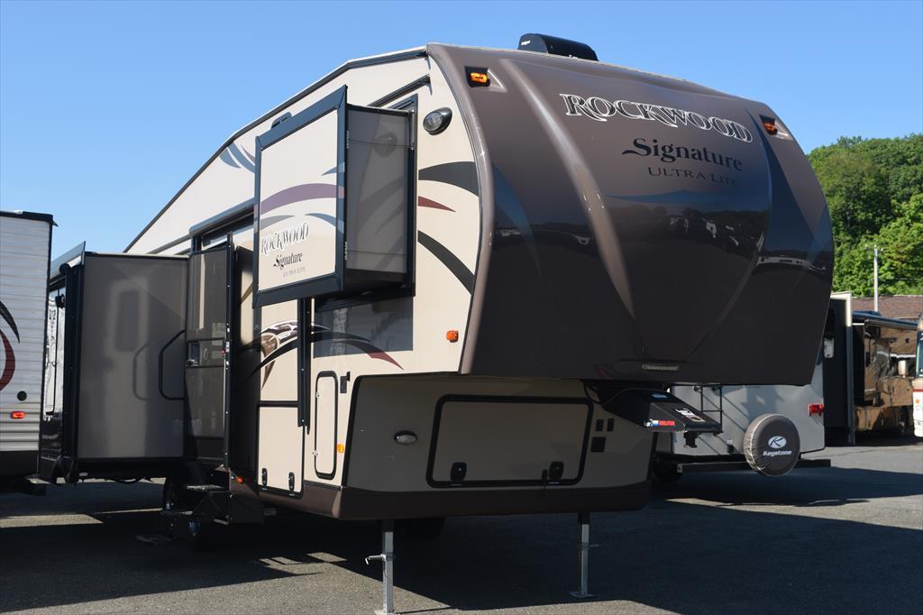 2014 Forest River Rockwood Signature Ultra Lite 8289WS