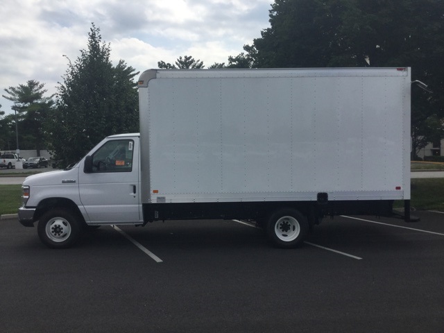 2017 Ford E350  Cab Chassis