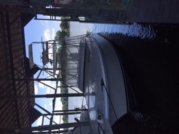 1998 Luhrs 38