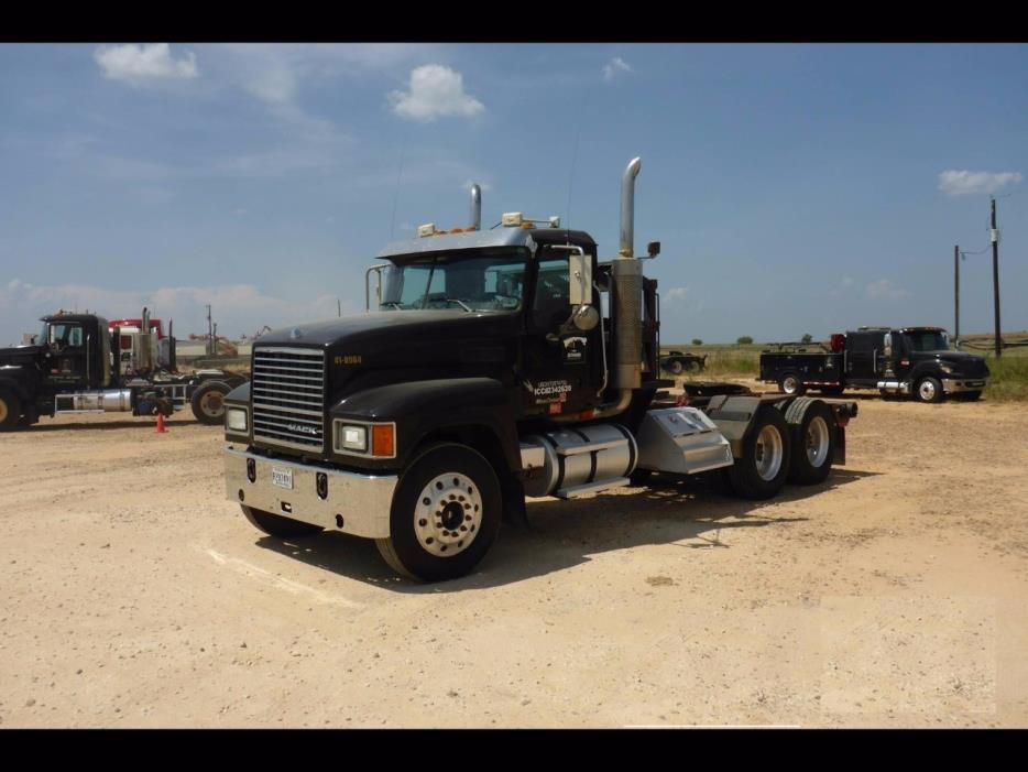 2007 Mack Chn613  Conventional - Day Cab